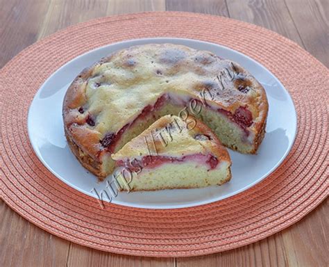 Клубничный пирог с заливкой