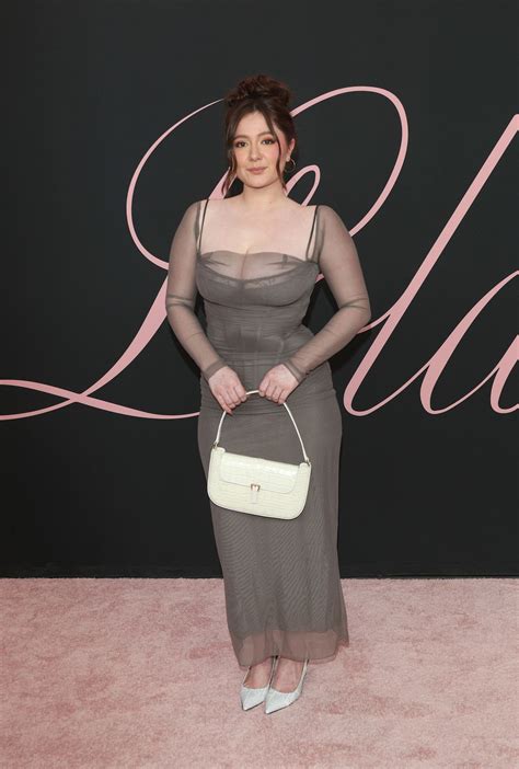 Emma Kenney Outfits & Style Photos • CelebMafia