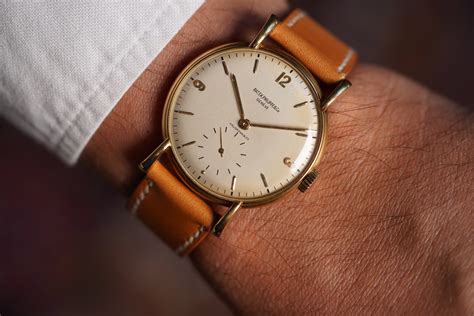 Patek Philippe Reference 1543 Retailed by Haussmann — Wind Vintage