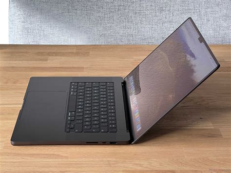 Обзор Apple MacBook Pro 16 2023 M3 Pro - Эффективность важнее ...