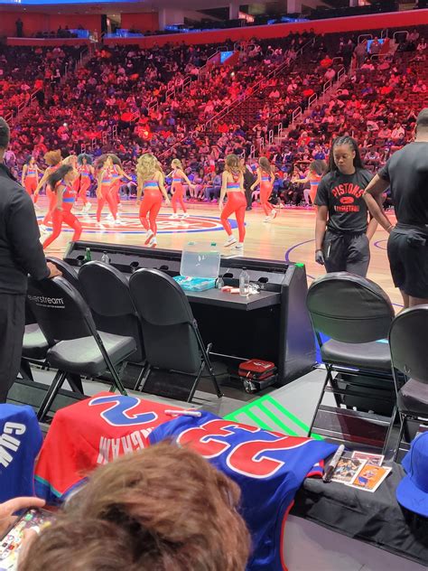 TW Pornstars - 3 pic. Thomas. Twitter. Detroit Pistons' open practice