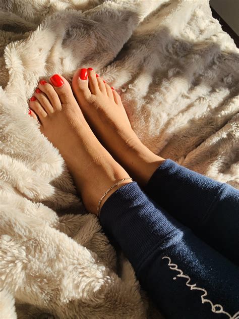 Thought I'd try on my new Black Widow outfit...what do you think ? 🫣