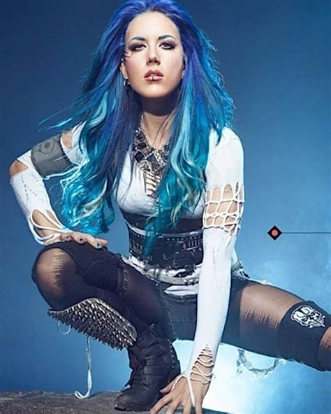Hamarosan befejezi szólóalbumát Alissa White-Gluz - Fémcsajok