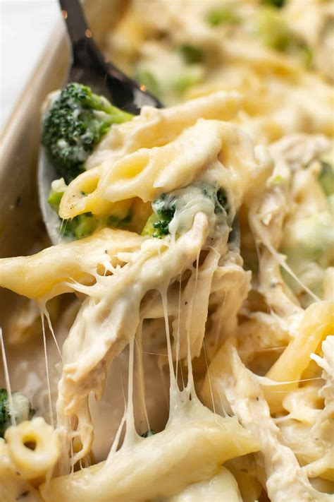 Fettuccine Alfredo With Chicken And Broccoli at Dale Mack blog