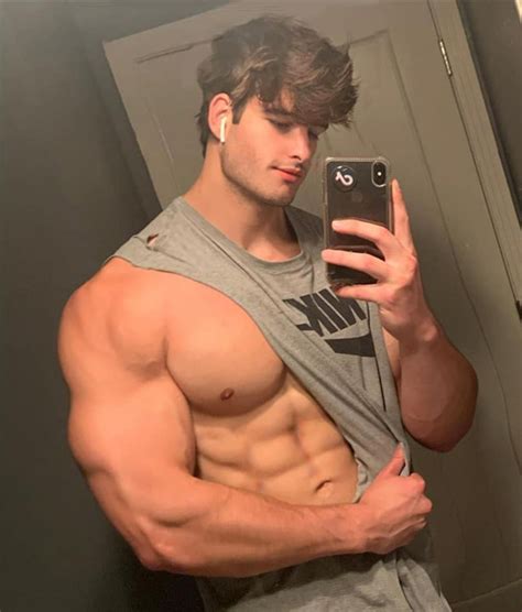 muscle selfie pt   muscle  life  deviantart