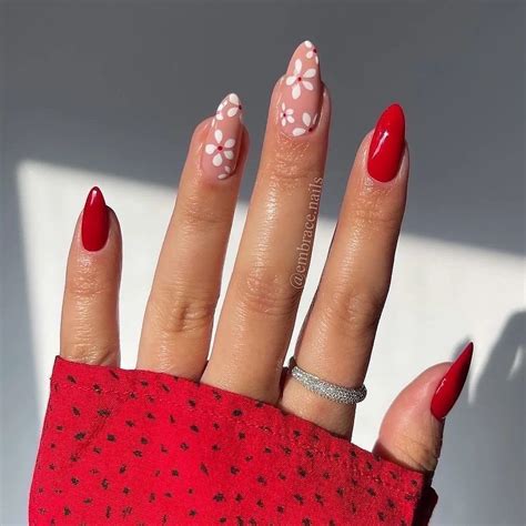 ¿Las uñas rojas te hacen sentir poderosa como un red lipstick ...