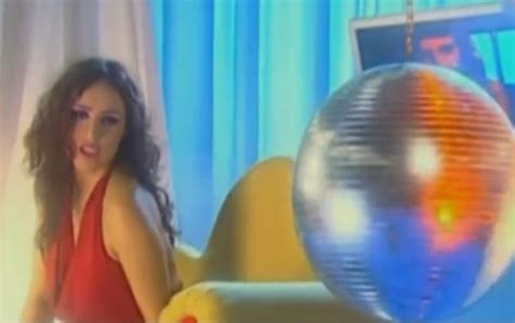 Ju kujtohet Valentina Ramën, kështu duket tani ajo si nënë – Ora Info