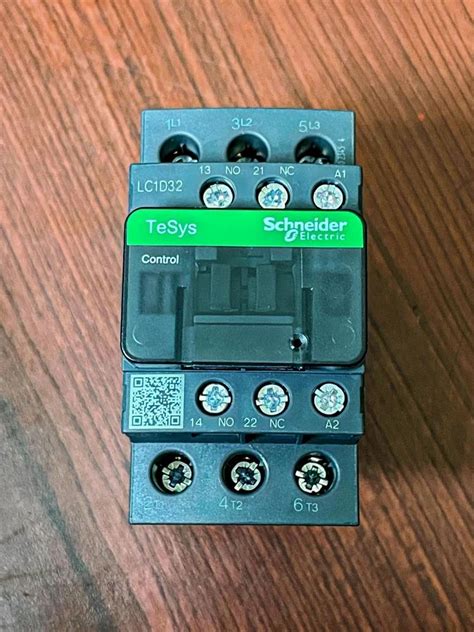 3 Pole SCHNEIDER LC1D32M7 POWER CONTACTOR at ₹ 2166 in Mumbai | ID ...