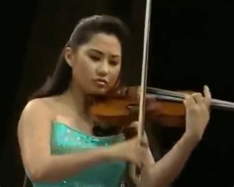 Violinist Sarah Chang performs Sarasate's Zigeunerweisen | Article | The Strad