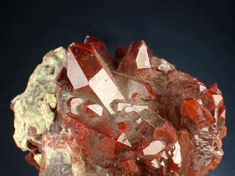 Dark Red Quartz var. Ferruginous Crystal cluster - 70×60×50 - Catawiki