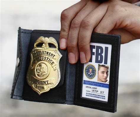 Cách tạo thẻ FBI vui nhộn hài hước