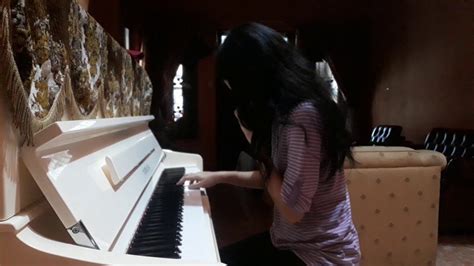 L.V. Beethoven - Für Elise (Bagatelle in A minor) played by Febritisia ...
