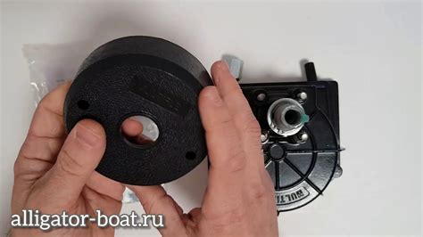 Рулевой редуктор T-67 для моторной лодки или катера - YouTube