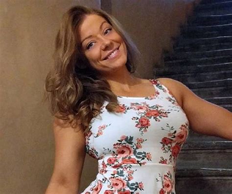 Mia Sand Biography - Facts, Childhood, Family Life & Achievements