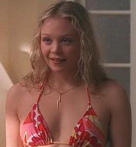 9 Hot Sexy Alexandra Holden Bikini Pics