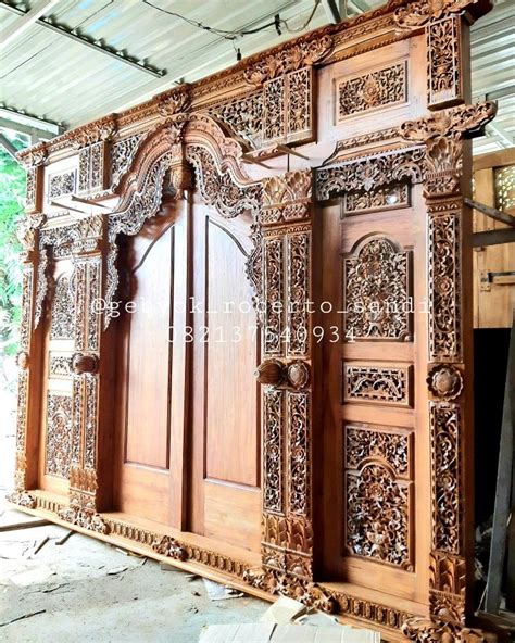 gebyok ukir kerawangan kursi makan kemewahan pintu