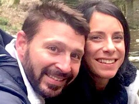 de sus cinco traslados  sus relaciones abiertas asi es la vida de