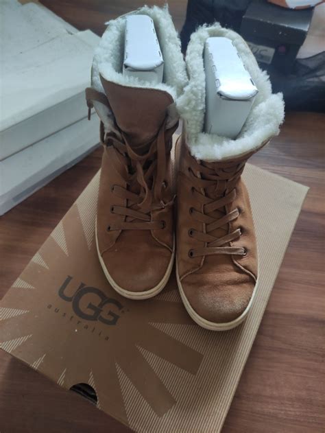 UGG BOOTS, Women's Fashion, Footwear, Boots on Carousell