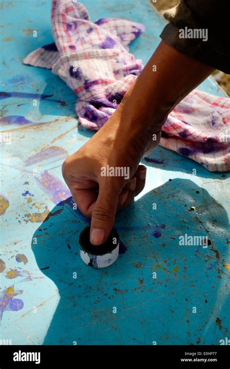 Ink finger voting hi-res stock photography and images - Alamy