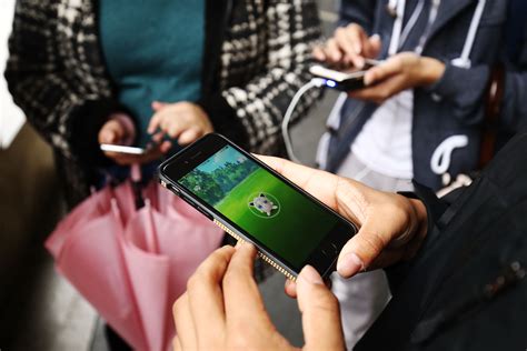 How Is "Pokemon Go" Plus Different From "Pokemon Go"? The Wearable