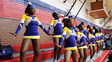 Dudley High School Cheerleaders - YouTube