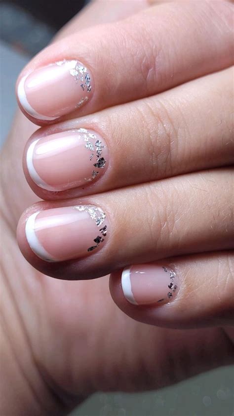 Esmaltação Em Gel Francesinha Decorada - Esmaltação em Gel, Francesinha com folha de prata | Unhas, Prata, Folhas