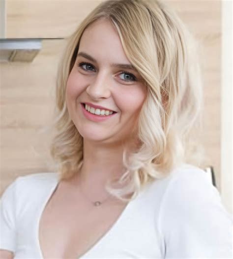 Kristy Waterfall (Actress) Wiki, Age, Photos, Videos, Boyfriend, Career