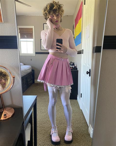 Feeling very pink today 💕 (he/ they) : r/pansexual