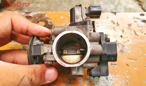 Throttle body перевод: THROTTLE BODY перевод с английского на русский ...