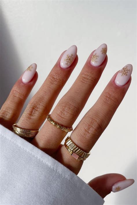 37 Trendy Winter Nail Designs To Get Flooded With Compliments