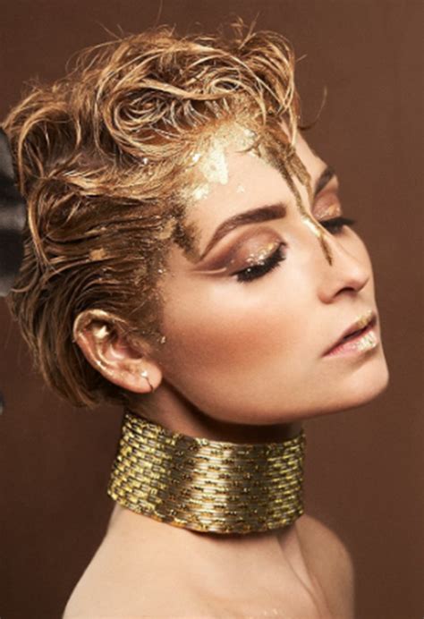 25 Glamorous Gold Makeup Looks For 2024 To Shine Like A Star