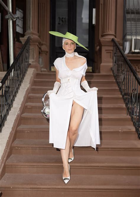 demure en espaÃ±ol 6