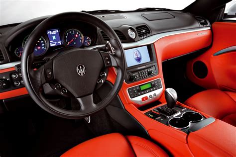 The interior of the Maserati GranTurismo combines captivating design ...