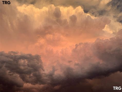 Sunset storm clouds : r/SkyPorn