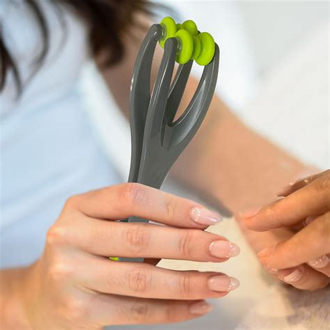 how to heal jammed finger 11