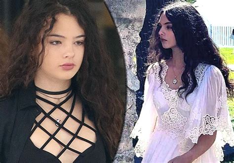 По стопам матери: 14-летняя дочь Моники Беллуччи стала моделью | WOMAN