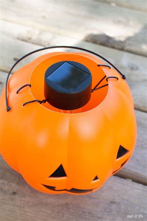 DIY Solar Powered Halloween Lights made with Pumpkin Pails | Halloween ...