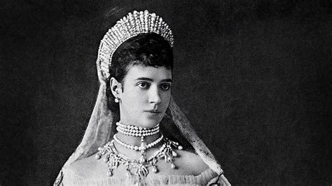 Императрица Мария Федоровна | Statement necklace, Crown jewelry, Chain ...