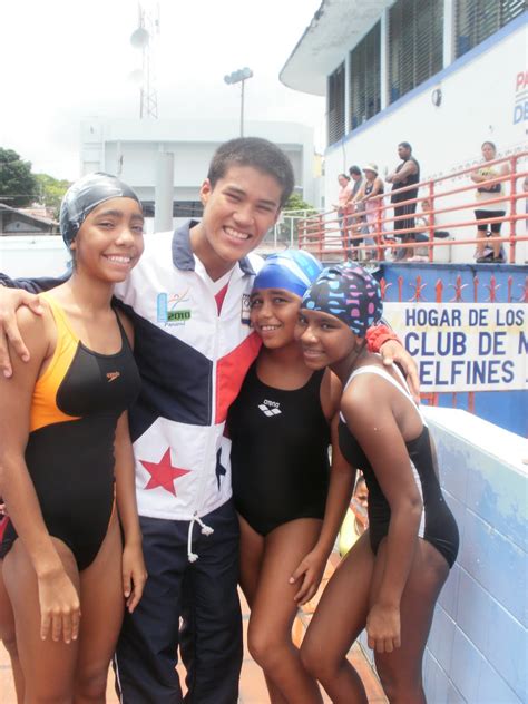CLUB DE NATACION ESCORPIONES NEGROS: LOS ESCORPIONES CON LAS PRESEAS