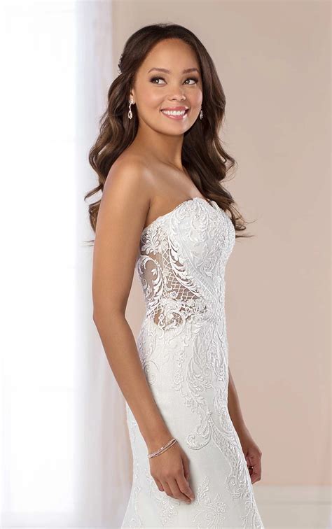 Simple and Glamorous Fit-and-Flare Wedding Gown | Stella York Wedding