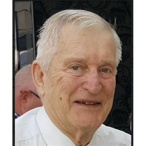 Michael Mallinson's Instagram, Twitter & Facebook on IDCrawl