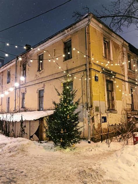 Кривоколенный переулок в Старый Новый год | Outdoor, Structures, Road