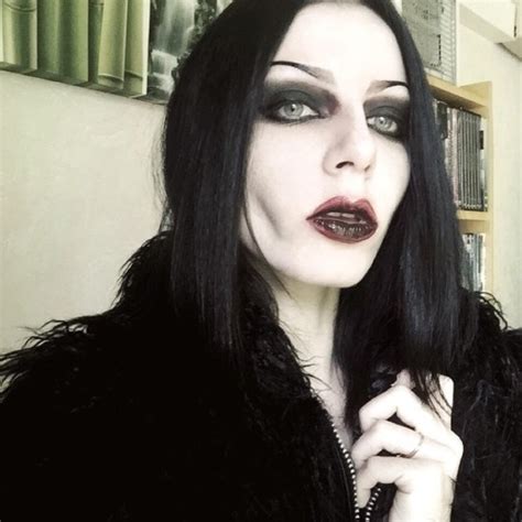 heavy makeup on Tumblr
