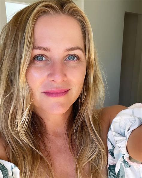 jessica capshaw biography height life story super stars bio