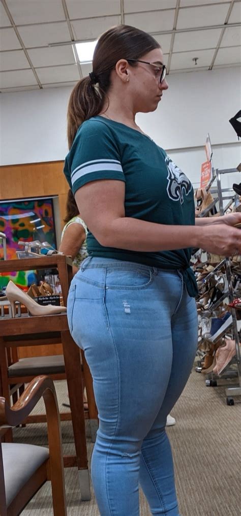 Huge ass in tight jeans – @jumparound83 on Tumblr
