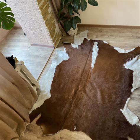 Коровья шкура на пол натуральная. 180 х 180 см - купить с доставкой по ...