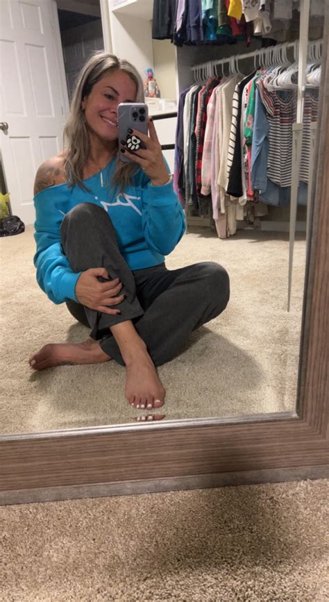 I’m on the prowl : r/cougars_and_milfs_sfw