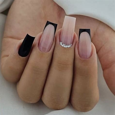 Francesinha Unha Quadrada - Unha francesinha preta | Ideia de unha quadrada, Unhas em gel quadradas ...