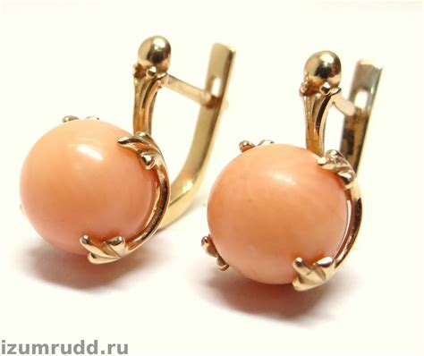 Золотые серьги 585 пробы с кораллами