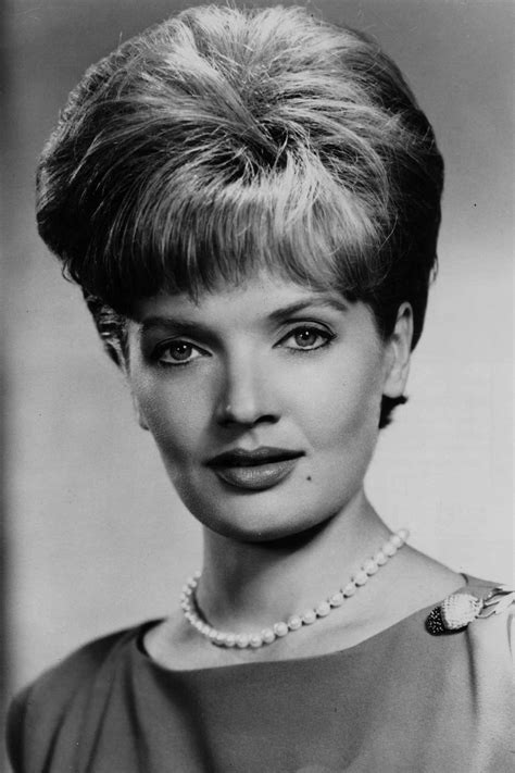 Florence Henderson Dead: The Brady's Bunch's Carol Brady DIes at 82